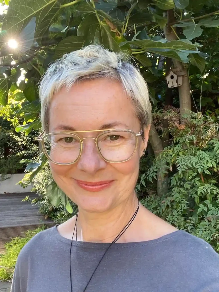 23.basiamurphy 768x1024