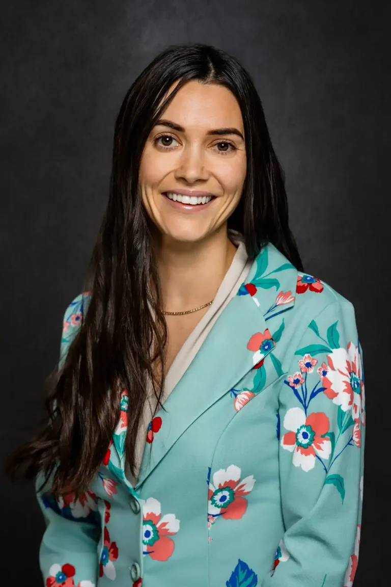 45.elannabelanger 768x1152