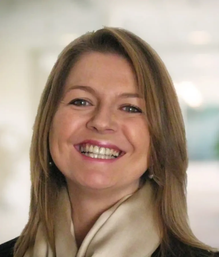 48.rhiannontugwell smith 768x902